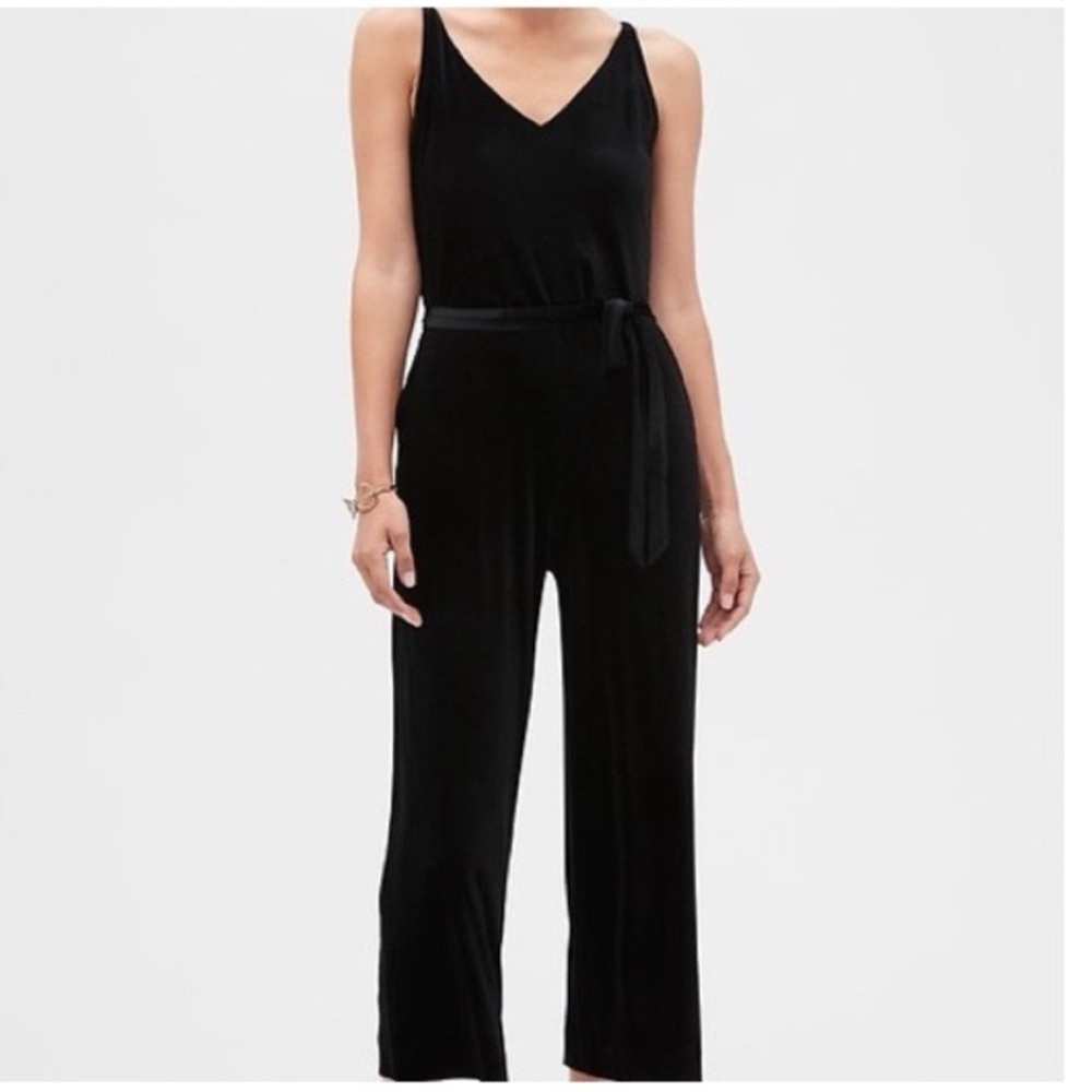 ☀️3/$25 Banana Republic Black Velvet Jumpsuit Sz 6p petite 6 tie waist - Picture 1 of 7